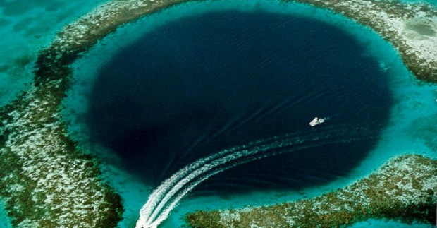گودال آبی بلیز در امریکای مرکزی