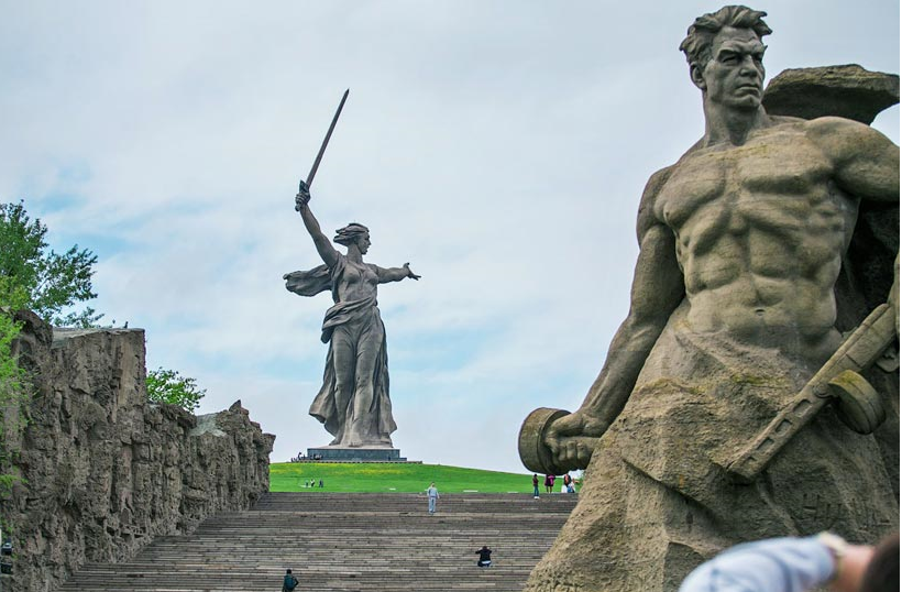 مجسمه یادبود مادر میهن روسیه