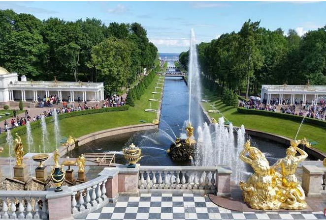 کاخ زیبای پترهوف روسیه